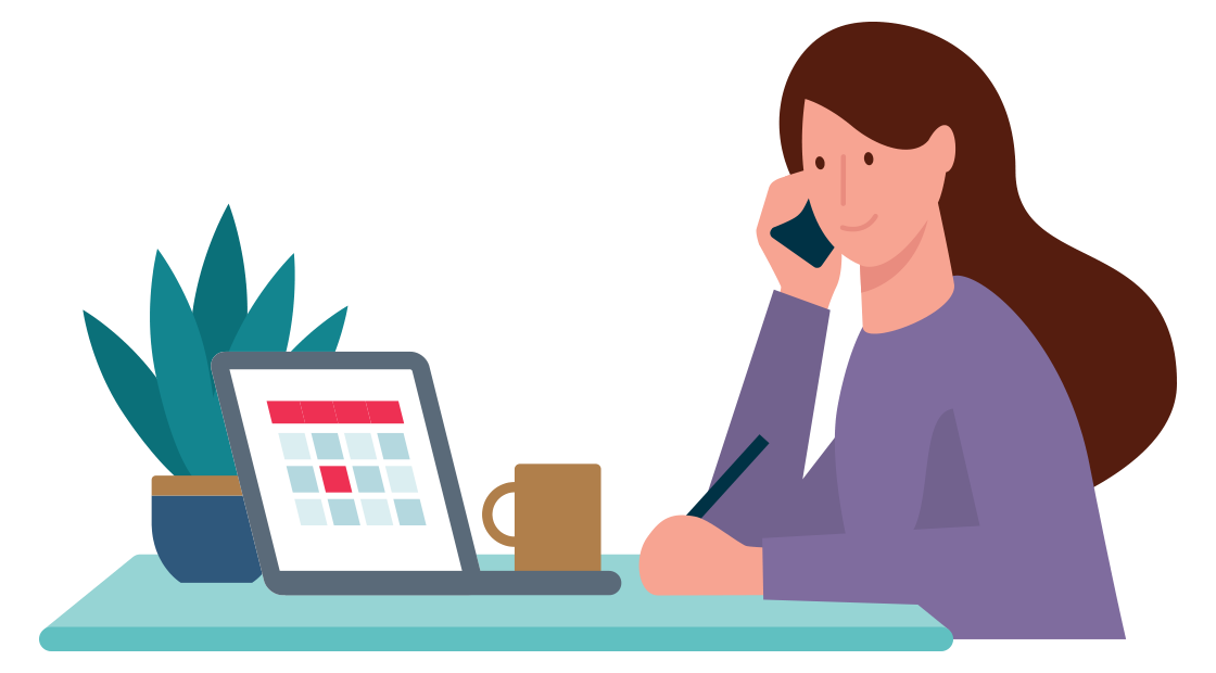 vrouw zit achter haar laptop te bellen met een pen in haar hand