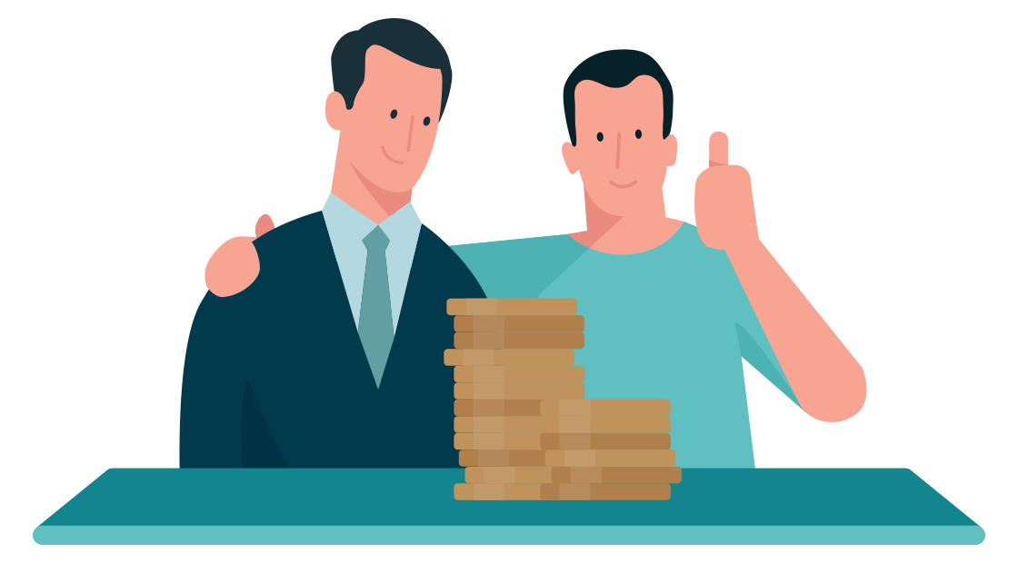 Een klant die zijn arm om de adviseur heen slaat achter een tafel met muntgeld