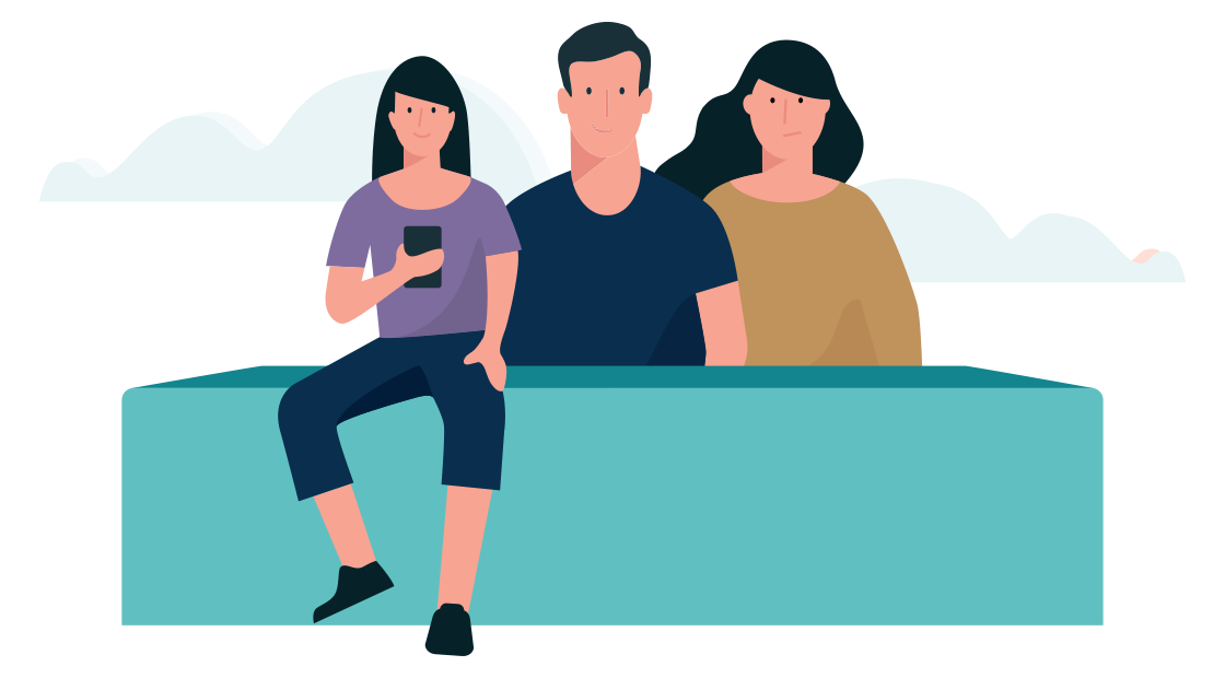vader en moeder staan achter hun dochter die een mobiel vasthoud