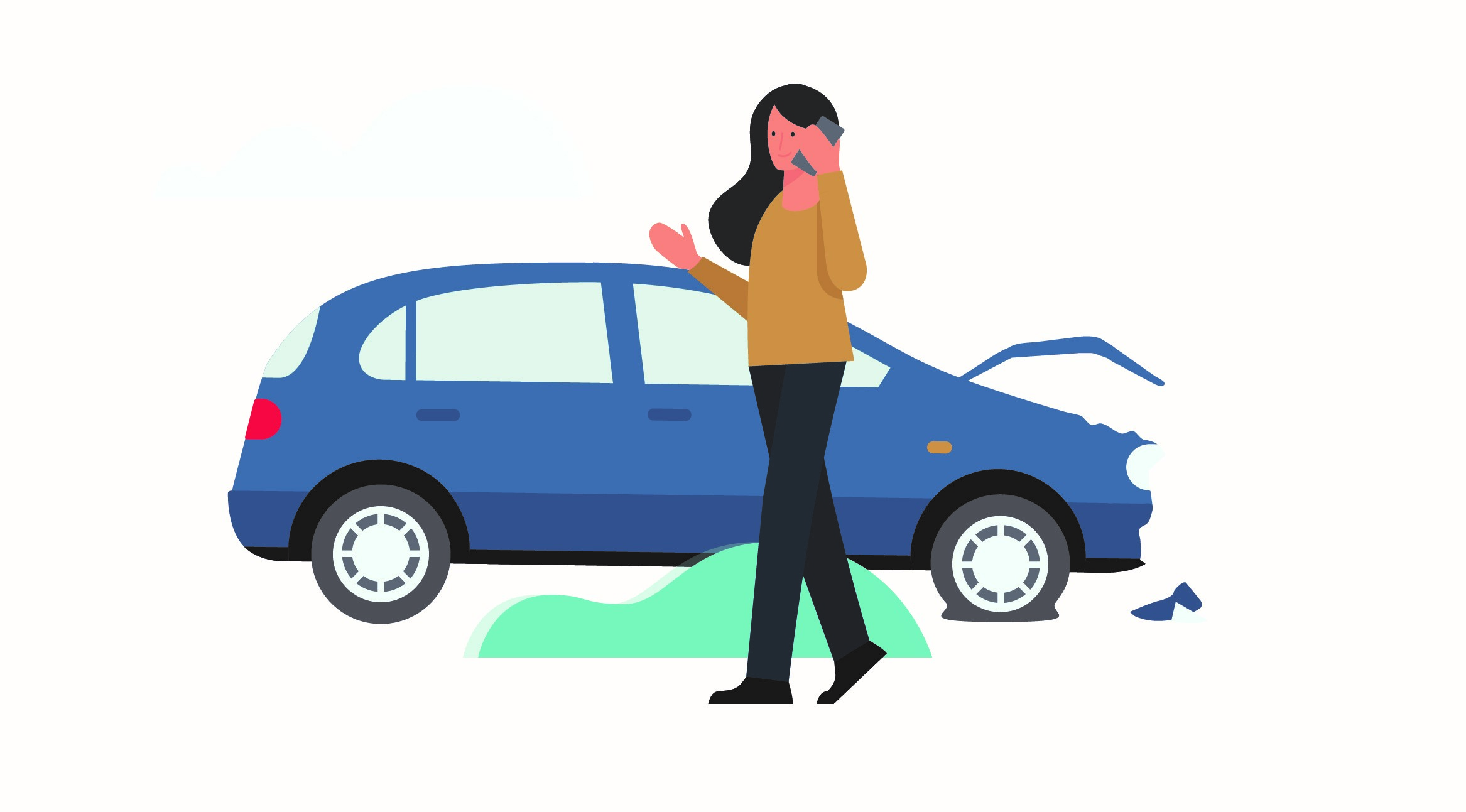 Vrouw is aan de telefoon terwijl haar auto op de achtergrond schade heeft aan de voorkant